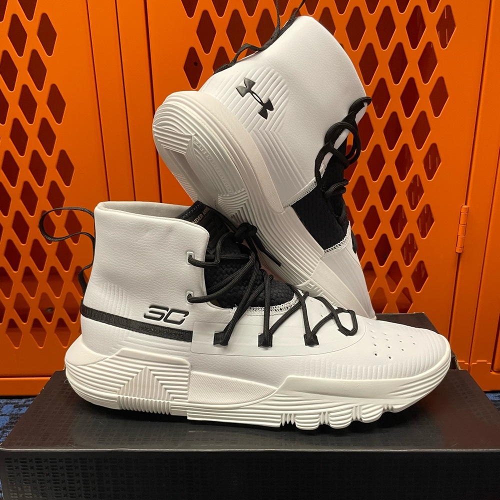 Brand New!! Steph Curry 3Zero ll
